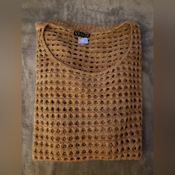 Venus Sparkly Crochet Tunic/Cover-Up Size Small. - Picture 4 of 9